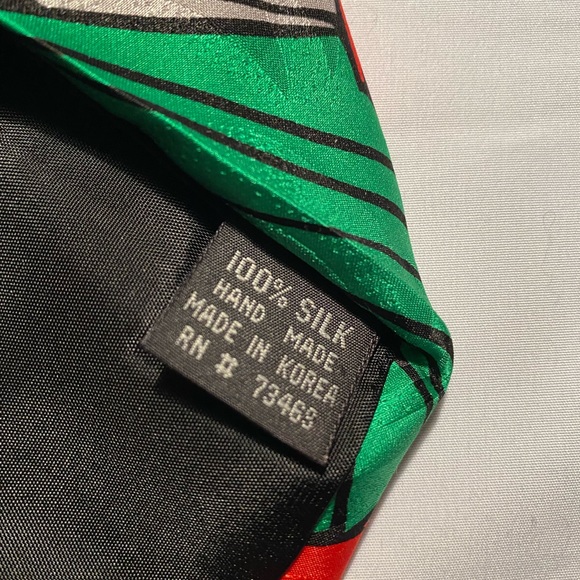 Sesame Street Elmo neck tie. - Picture 2 of 3